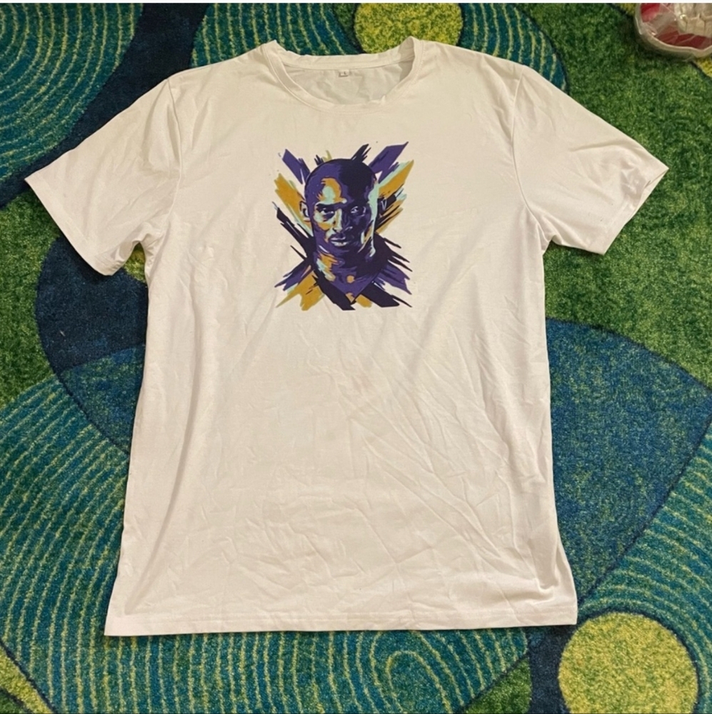 Kobe Bryant shirt size large